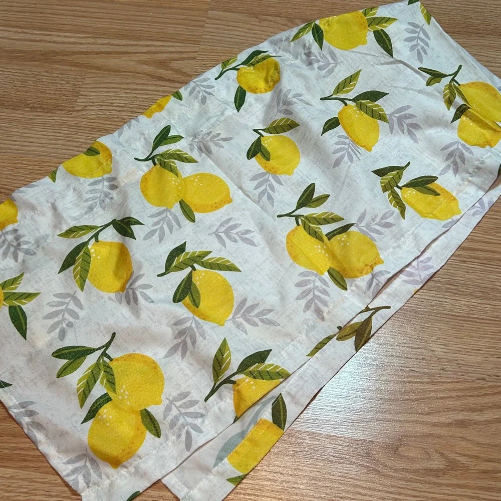 Mainstream International Lemon Print Window Valance Yellow White Kitchen Decor